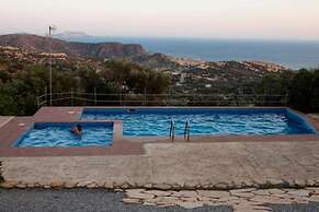 Paterakis Studio's Triopetra