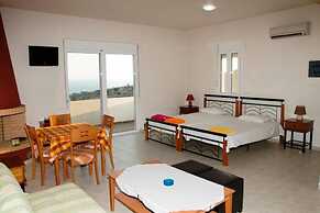 Paterakis Studio's Triopetra