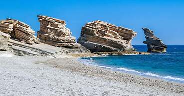 Paterakis Studio's Triopetra