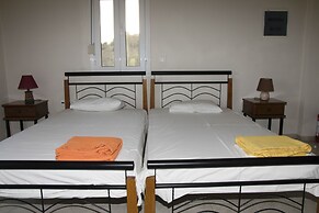 Paterakis Studio's Triopetra