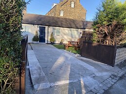 Inviting 1-bed House in Bradford