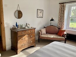 Frizenham Farmhouse B&B
