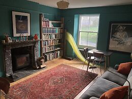 Frizenham Farmhouse B&B