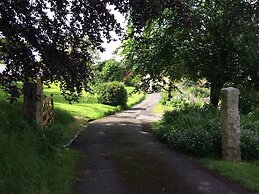 Frizenham Farmhouse B&B