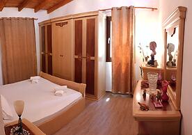 Family Villa in Sani - Sleeps 6 - Parking - Wifi