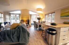 Hollicarrs - The Rushes