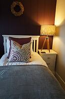 Hollicarrs - The Rushes