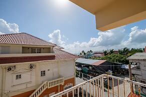 Voyager Sun & Reef Hotel