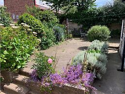 Entire Seaside Home, Sleeps 8, All En-suite Rooms