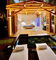 RCH Luxury Hotel & Pool