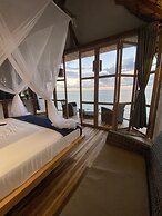 RCH Luxury Hotel & Pool