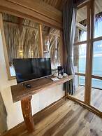 RCH Luxury Hotel & Pool