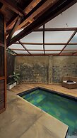 RCH Luxury Hotel & Pool
