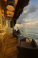 RCH Luxury Hotel & Pool