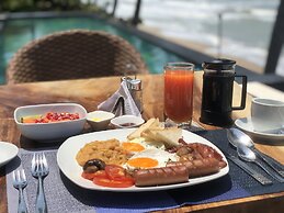 RCH Luxury Hotel & Pool