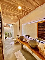 RCH Luxury Hotel & Pool