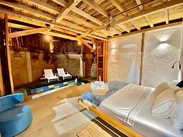 RCH Luxury Hotel & Pool