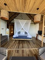 RCH Luxury Hotel & Pool