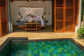 RCH Luxury Hotel & Pool