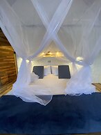 RCH Luxury Hotel & Pool