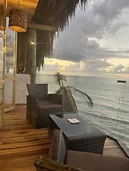 RCH Luxury Hotel & Pool