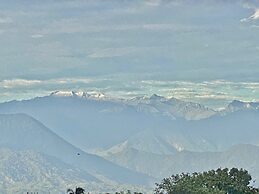 RCH Luxury Hotel & Pool