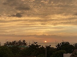 RCH Luxury Hotel & Pool