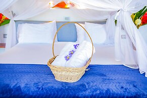 RCH Luxury Hotel & Pool