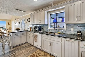 4513bpelicansinh - Barefoot Pelican