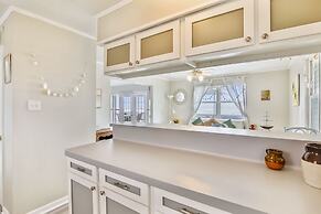 Betsy's Beachfront Cottage