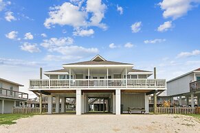 Betsy's Beachfront Cottage