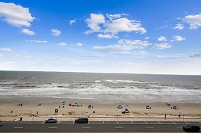 By the Sea Resort 807-seaside Retreat