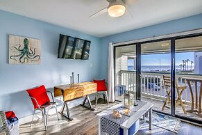 Casa Del Mar 208 - Red, White & Beach