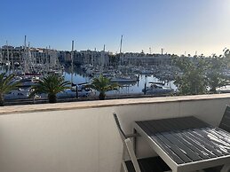 Central Lagos apt With Marina Views Near Beaches
