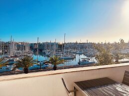 Central Lagos apt With Marina Views Near Beaches