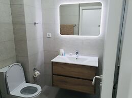 Central Lagos apt With Marina Views Near Beaches