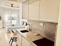 Central Lagos apt With Marina Views Near Beaches