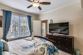 Dawn 722 - Poolside Paradise