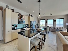 Diamond Beach 701 - Queen of Diamonds