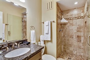 Galvestonian 112 - Beachfront Hideaway