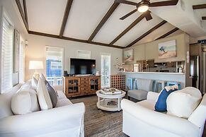 4514isllifejbnh - Island Life