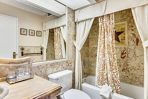 San Luis 1235 - Luis' Lair