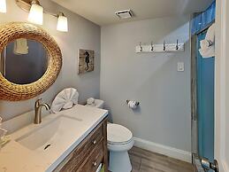 Seascape 1110 - Parrot Paradise