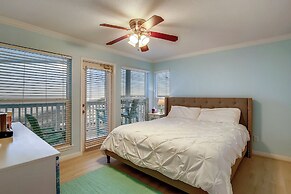 Seascape 1307 - A Sunny Seahorse