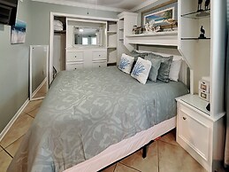 Seascape 2206 - Shore Thing