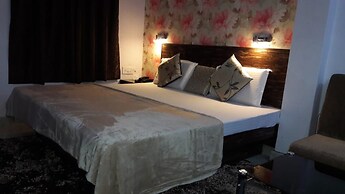 Goroomgo Kanha Inn Lucknow