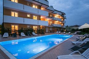 Peschiera - Pool & Garden