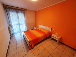 Peschiera 2km From Gardaland With Pool