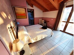 Peschiera 2km From Gardaland With Pool