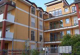 Peschiera With Pool & Parking